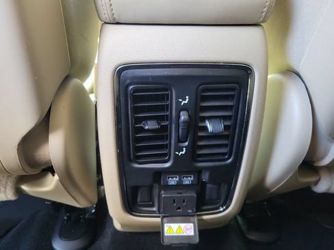 Used 2020 Jeep Grand Cherokee Limited RWD image 13