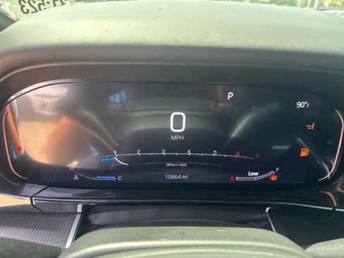 Used 2024 Jeep Grand Wagoneer L Series III w/ Rear Seat Video Group 1 AWD/4WD image 13