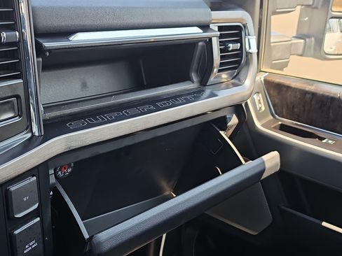 Used 2023 Ford F350 Lariat w/ Lariat Ultimate Package AWD/4WD image 29