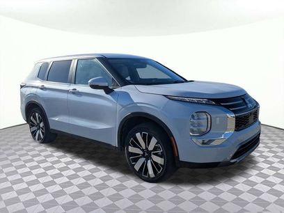 Used 2025 Mitsubishi Outlander SE