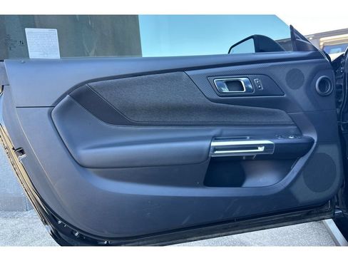 Used 2025 Ford Mustang Coupe RWD image 11