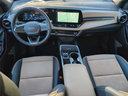 Used 2025 Chevrolet Equinox ACTIV w/ Safety and Technology Package image 28