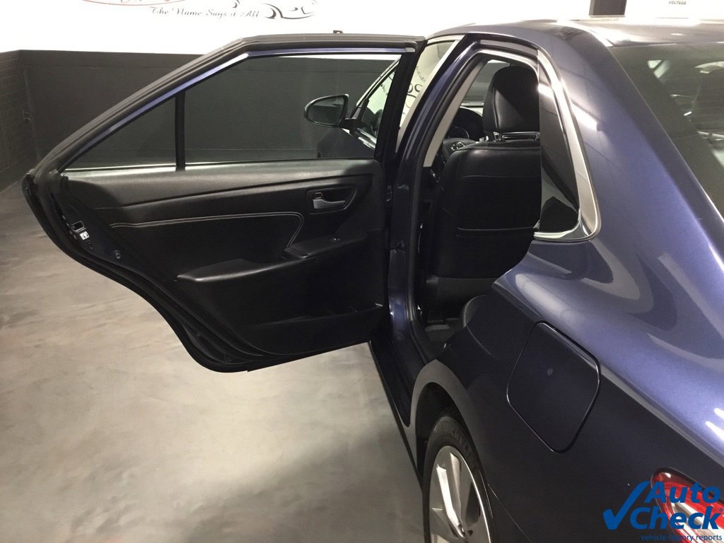 Used 2017 Toyota Camry XLE w/ Moonroof Package FWD image 13