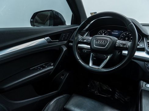 Used 2020 Audi Q5 2.0T Titanium Premium Plus w/ Premium Plus Package image 28