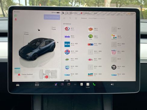 Used 2024 Tesla Model Y Performance image 26