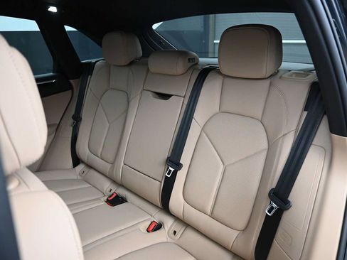 New 2026 Porsche Macan AWD/4WD image 17