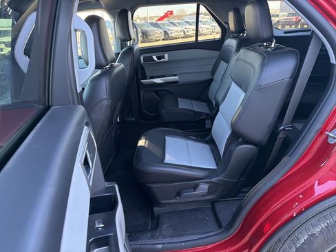 Used 2024 Ford Explorer XLT w/ Equipment Group 202A image 19