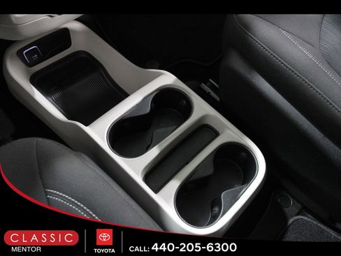 Used 2024 Chrysler Voyager LX image 17