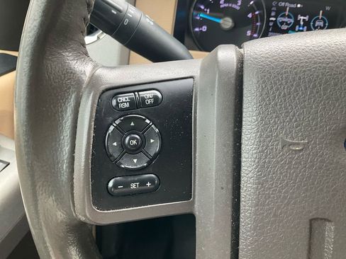 Used 2014 Ford F250 Lariat image 19