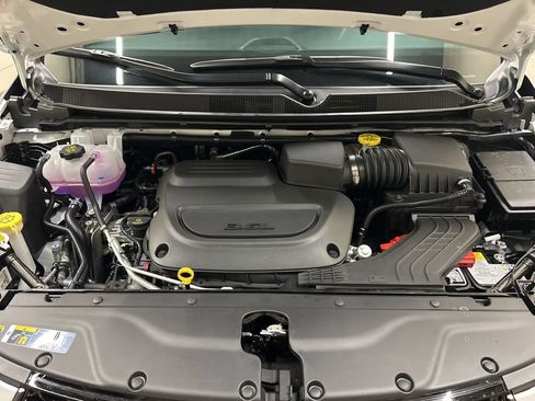 New 2026 Chrysler Pacifica Select FWD image 16