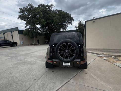 Certified 2025 Land Rover Defender 110 AWD/4WD image 5
