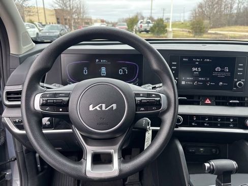 Used 2025 Kia Sportage LX AWD/4WD image 16