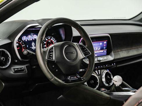 Used 2021 Chevrolet Camaro ZL1 image 41