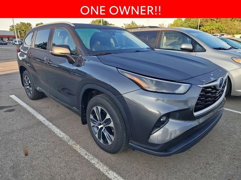 Used 2023 Toyota Highlander XLE AWD/4WD image 3