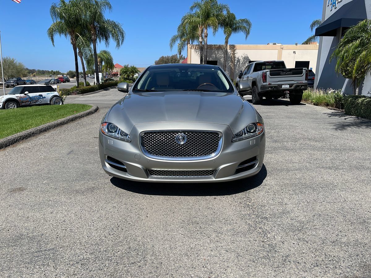 Used 2012 Jaguar XJ RWD image 2