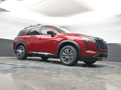 New 2026 Nissan Pathfinder SV w/ SV Premium Package FWD image 33