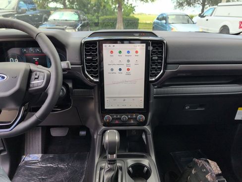 New 2025 Ford Ranger Lariat w/ FX4 Off-Road Package image 14