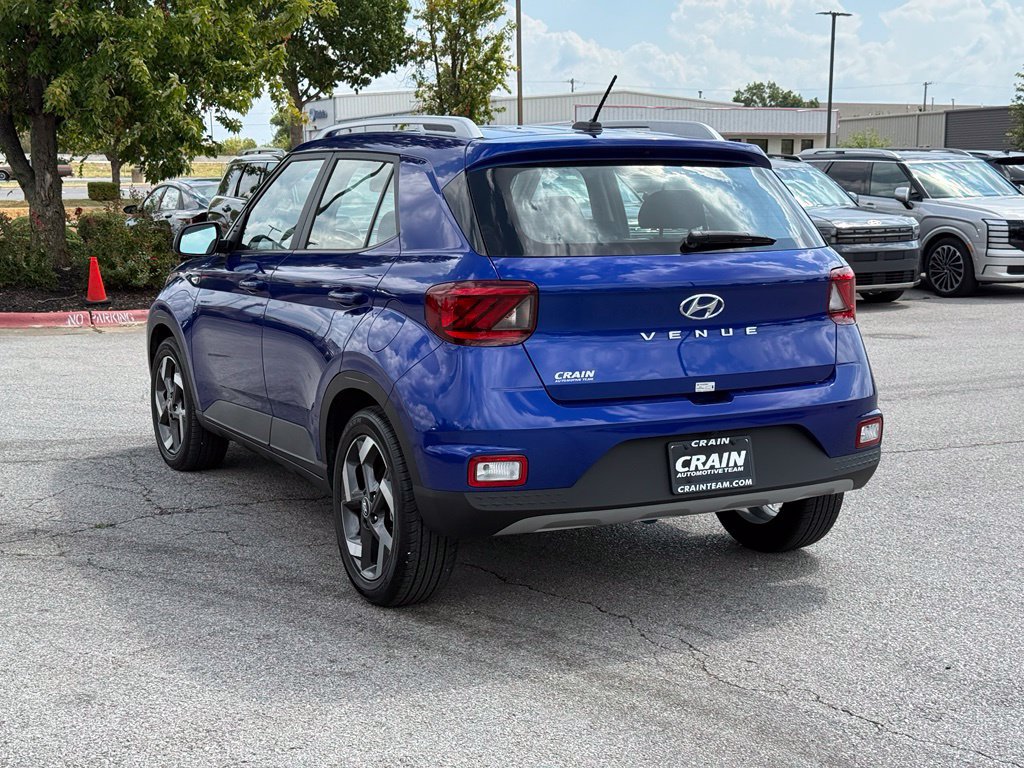 Certified 2026 Hyundai Venue SEL FWD image 5
