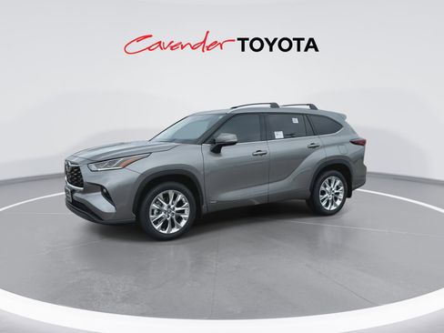 New 2026 Toyota Highlander Limited AWD/4WD image 4