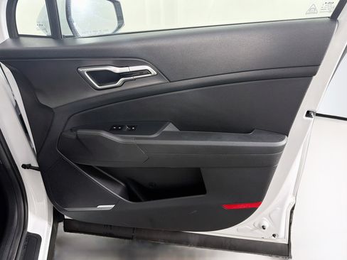 Used 2026 Kia Sportage LX FWD image 32