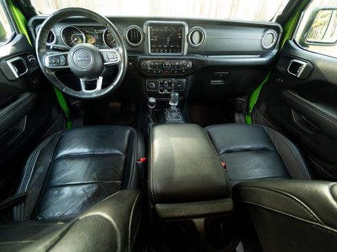 Used 2019 Jeep Wrangler Unlimited Sahara w/ Uconnect 4C Nav & Sound Group image 14