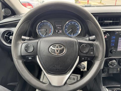 Used 2017 Toyota Corolla LE image 17