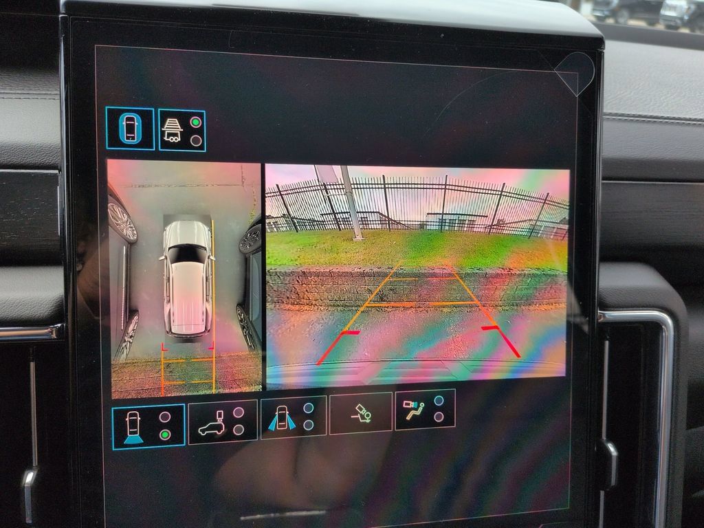 New 2026 GMC Yukon Denali w/ Advanced Technology Package AWD/4WD image 11