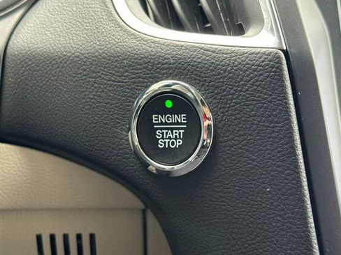 Certified 2022 Ford Edge Titanium w/ Equipment Group 301A image 20