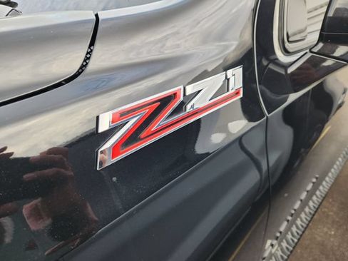 Certified 2024 Chevrolet Suburban Z71 w/ Luxury Package AWD/4WD image 9