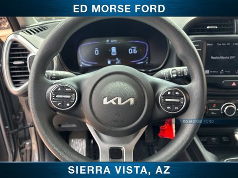 Used 2025 Kia Soul LX FWD image 23