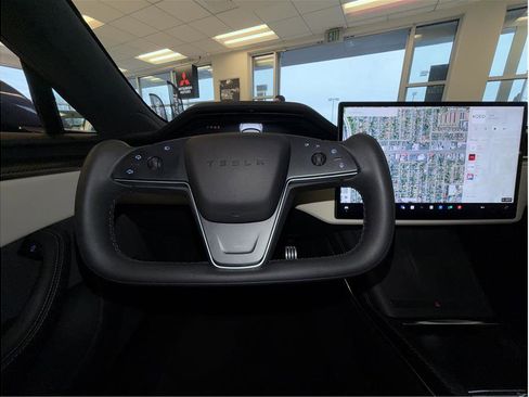 Used 2021 Tesla Model S Plaid image 16