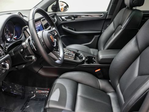 Certified 2024 Porsche Macan AWD/4WD image 21