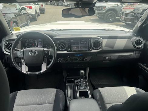 Used 2021 Toyota Tacoma TRD Sport AWD/4WD image 12