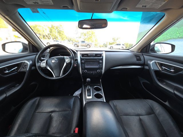 Used 2013 Nissan Altima 2.5 SL w/ Technology Pkg FWD image 12