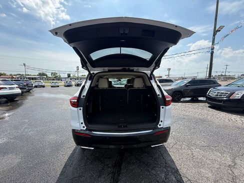 Used 2018 Buick Enclave Essence w/ Trailering Package FWD image 5