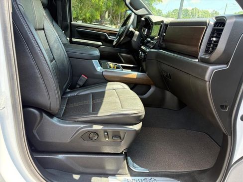 Used 2025 Chevrolet Silverado 2500 High Country w/ High Country Premium Package AWD/4WD image 18