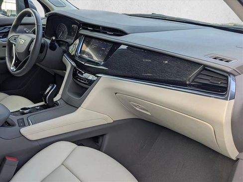 Used 2020 Cadillac XT6 Premium Luxury FWD image 22