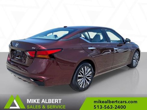 Used 2023 Nissan Altima 2.5 SV FWD image 7