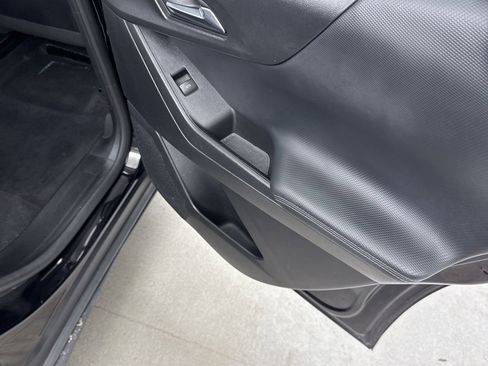 Used 2025 Chevrolet Equinox LT w/ Convenience Package II image 34