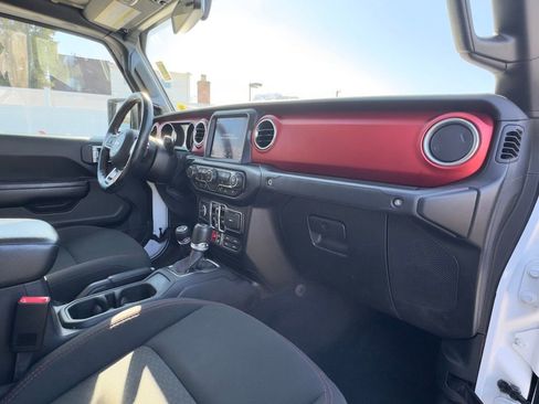 Used 2020 Jeep Gladiator Rubicon image 19