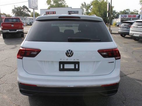 Used 2022 Volkswagen Tiguan S image 11