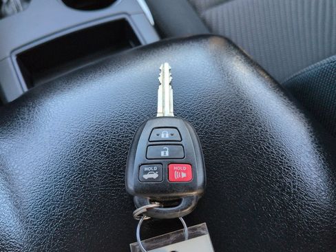 Used 2016 Toyota Camry LE FWD image 24