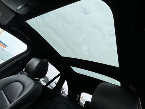 Used 2019 Mercedes-Benz GLC 300 4MATIC image 27