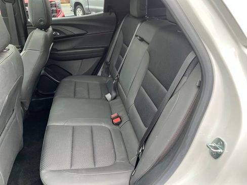 Used 2023 Chevrolet TrailBlazer RS w/ Sun and Liftgate Package FWD image 17