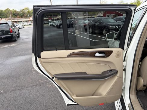 Used 2014 Mercedes-Benz GL 450 4MATIC image 15