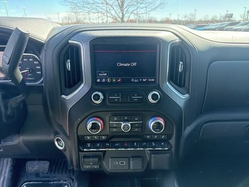 Used 2023 GMC Sierra 2500 Denali w/ Denali Black Diamond Edition image 18