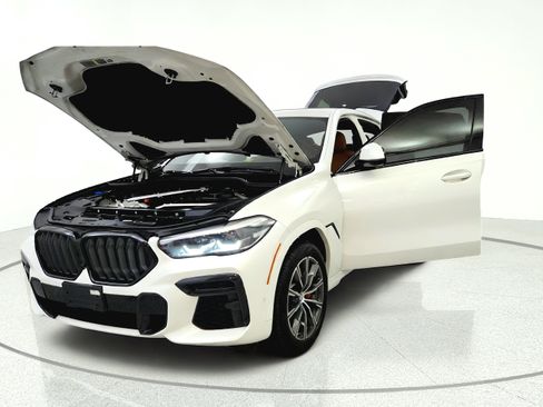 Used 2022 BMW X6 xDrive40i w/ M Sport Package AWD/4WD image 10