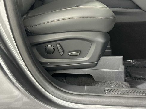 Used 2025 Ford Explorer Active w/ Active Comfort Package AWD/4WD image 17