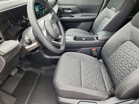 New 2025 Nissan Kicks SV image 9