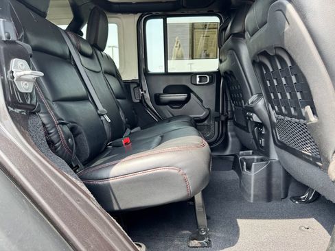 Used 2020 Jeep Wrangler Unlimited Rubicon w/ Dual Top Group AWD/4WD image 14